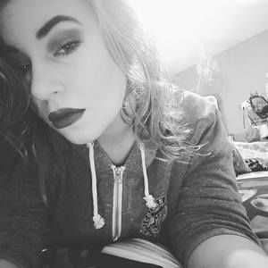 Meet your Posher, Brenna